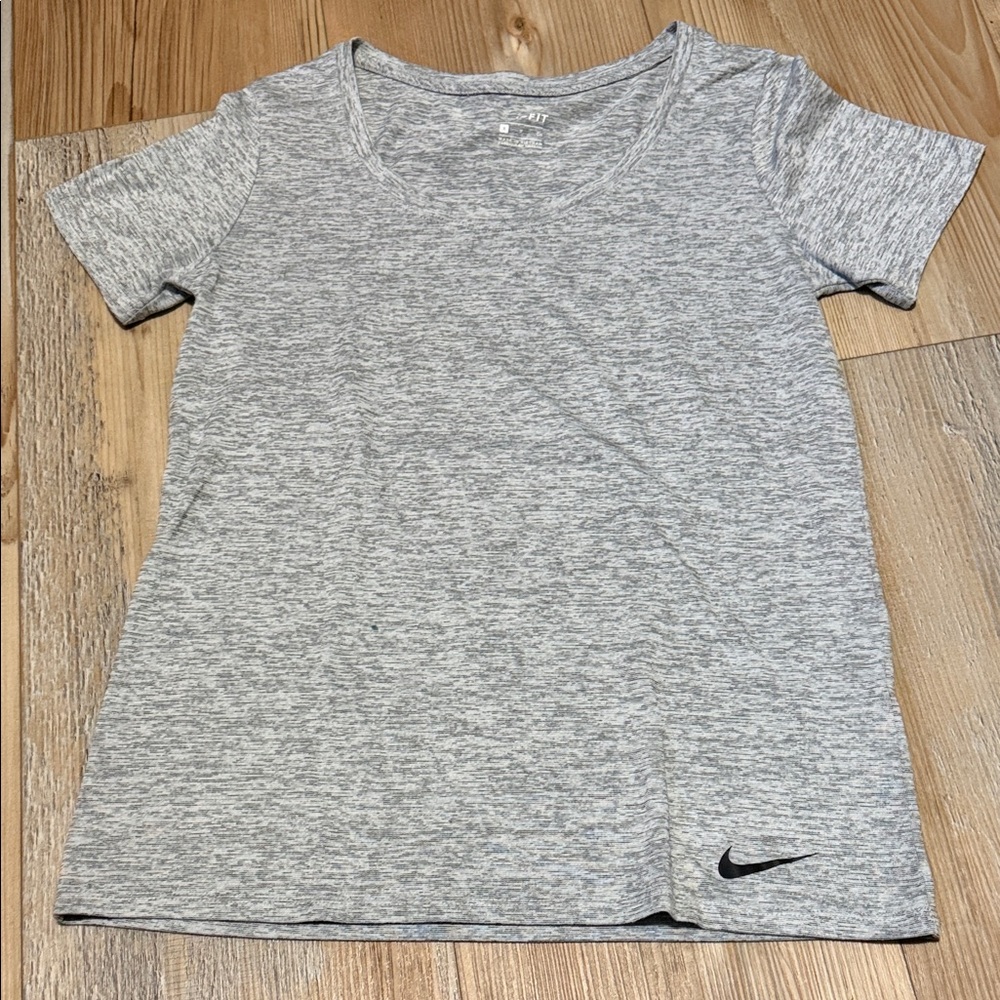 Nike Gray Short Sleeve Tee
